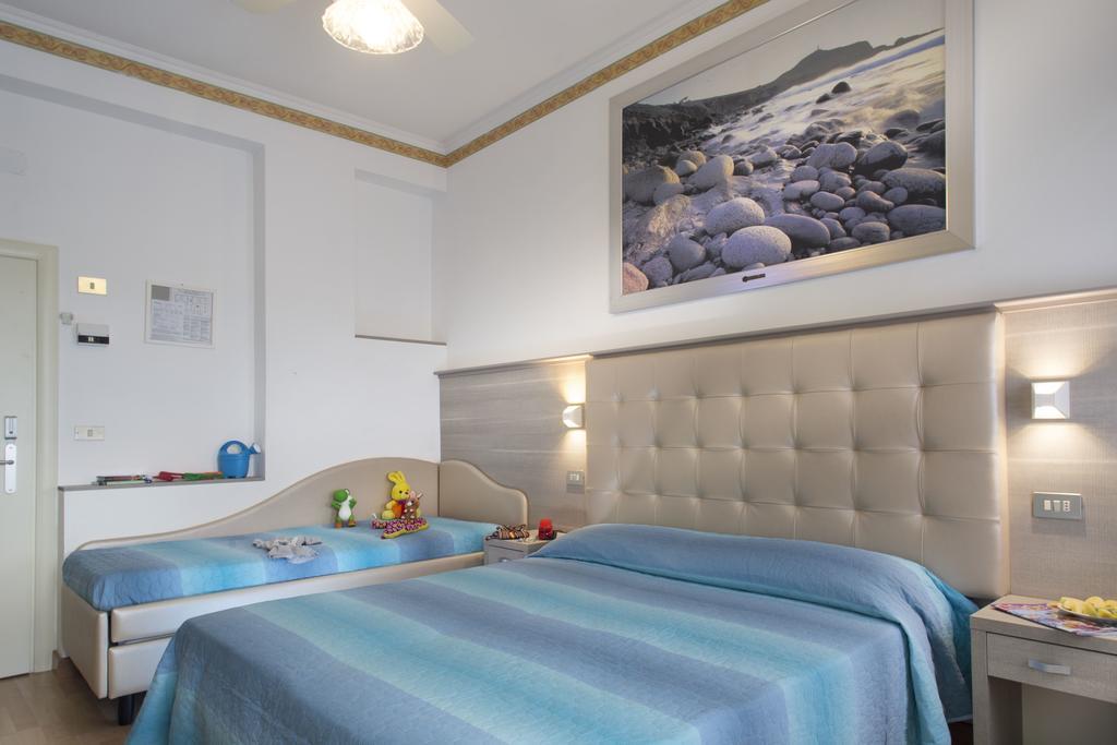 Hotel Titanus Bellaria-Igea Marina Exterior foto
