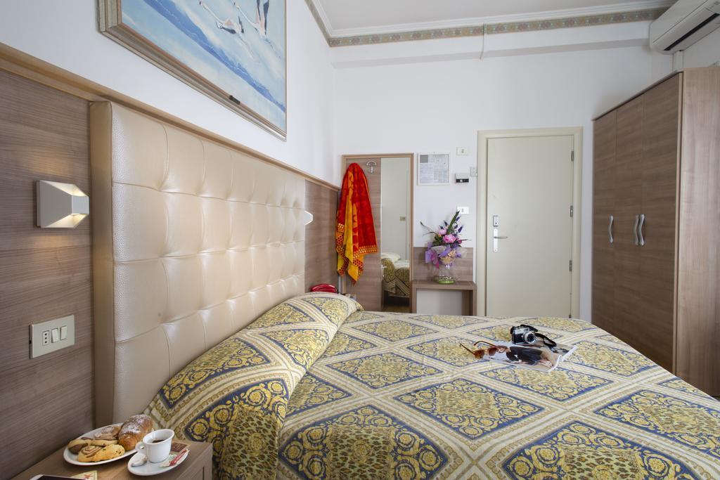 Hotel Titanus Bellaria-Igea Marina Exterior foto